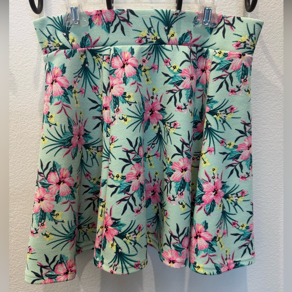 DIVIDED H&M Mint Green Floral Skater Skirt